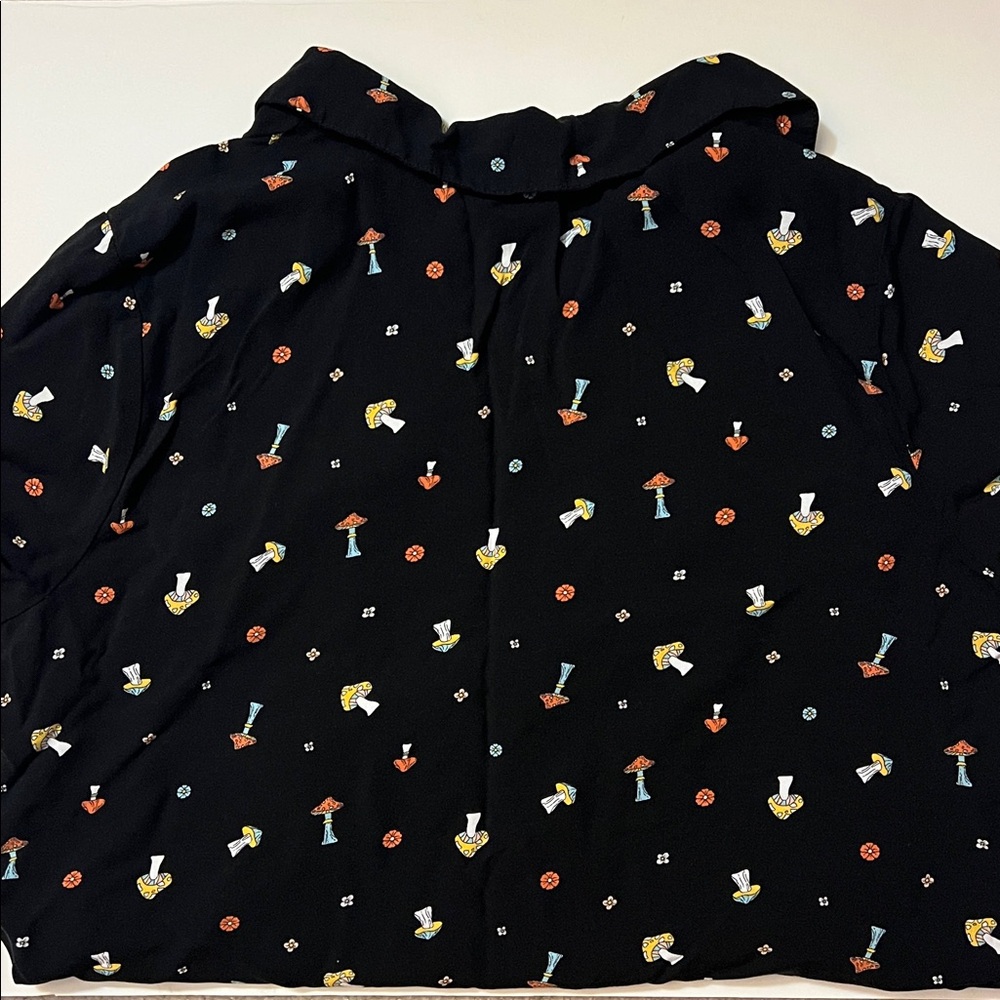 Black Mushroom button down short sleeve shirt women’s juniors XXL / 19 - Picture 8 of 11